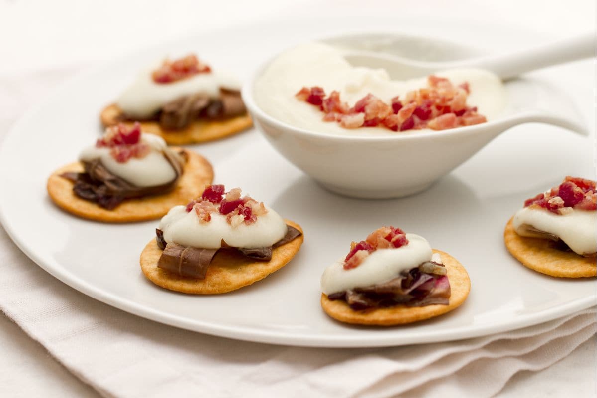 Flatbreads with asiago cream, radicchio and bacon