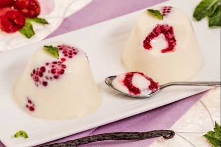 Raspberry panna cotta