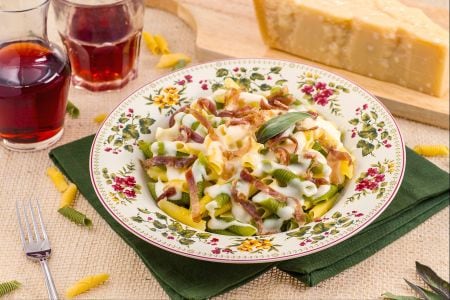 Maccheroncini al pettine with culatello and parmesan cream