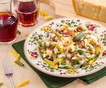 Maccheroncini al pettine with culatello and parmesan cream