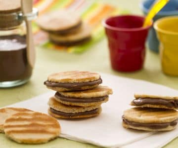 Waffle sandwich with Nutella