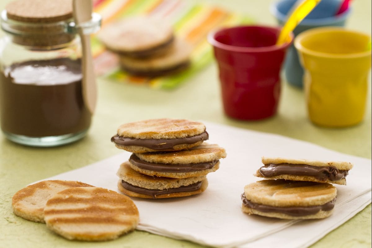 Waffle sandwich with Nutella