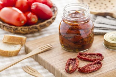 Sun-dried tomatoes in oil