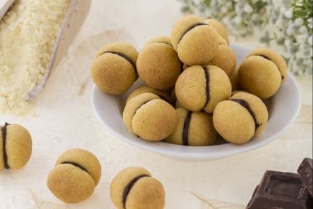 Lady's kisses with cornmeal