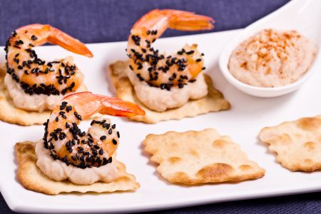 Puff pastries with cannellini cream and sautéed shrimp