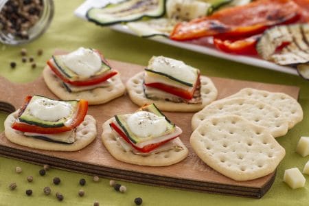 Flatbreads with vegetable tower and fondue