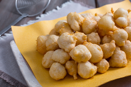 Pettole