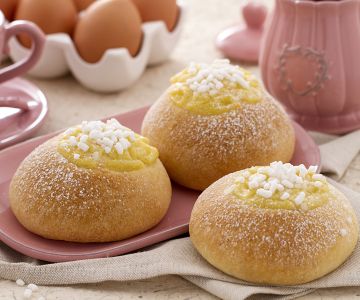 Cream Venetian Brioches