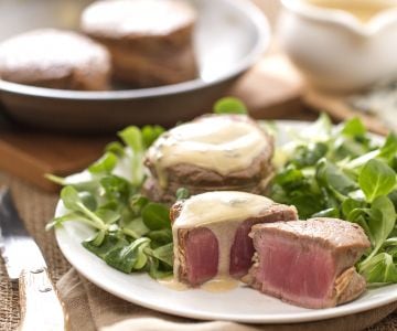 Filet mignon with Roquefort sauce
