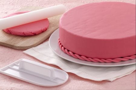 How to cover a cake with fondant
