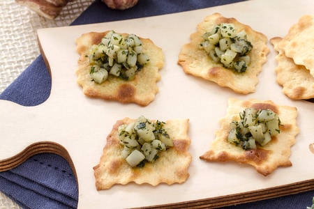 Pastries with sautéed Jerusalem artichokes