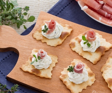 Rose of Prosciutto on classic puff pastry