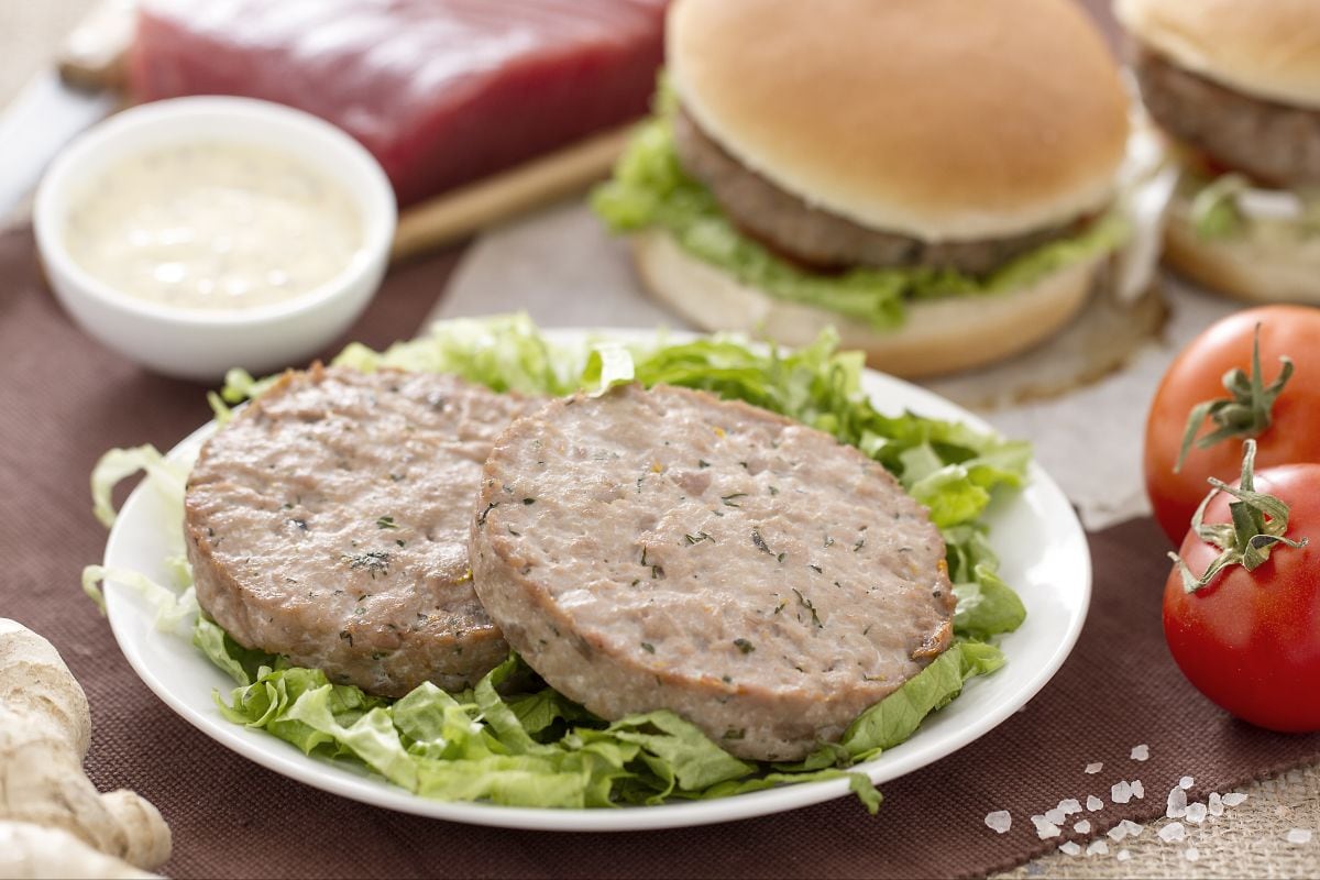 Tuna burger with orange and ginger
