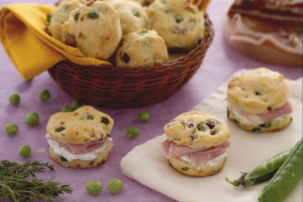 Savory scones with peas and bacon