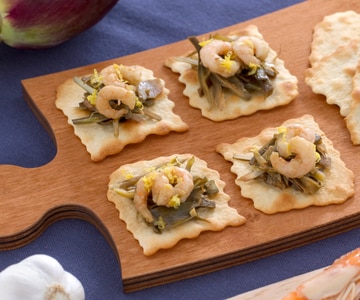 Classic pastry with artichokes and shrimp