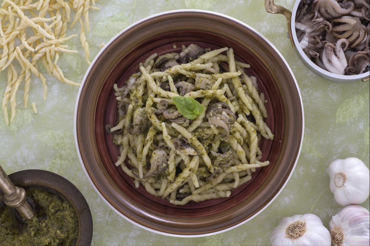 Pasta with baby octopus and pesto