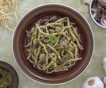 Pasta with baby octopus and pesto