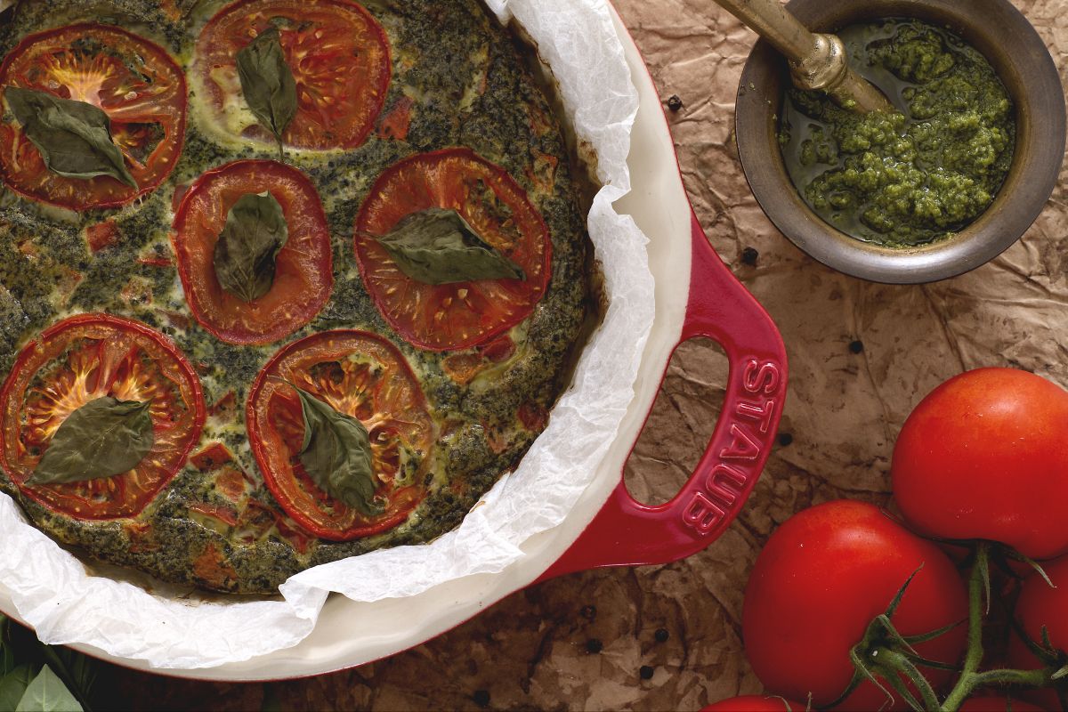 Omelette with Pesto and Tomatoes