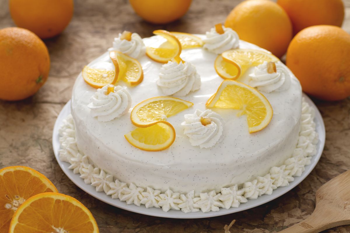 Orange cake with yogurt cream