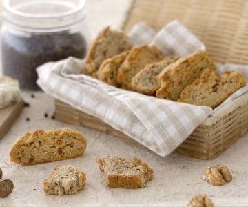 Cantucci with Gorgonzola