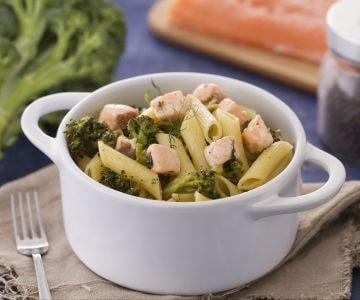 Penne with broccoli and salmon with fennel