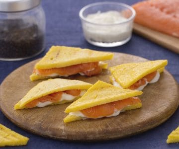 Polenta sandwich with salmon and crescenza cheese