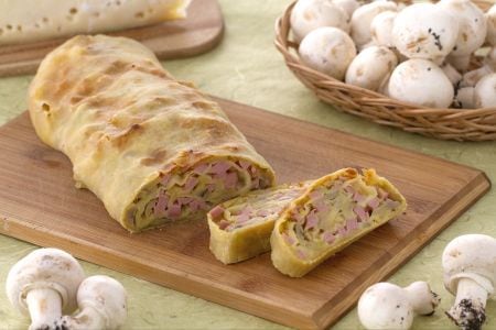 Savory strudel with ham, mushrooms and fontina