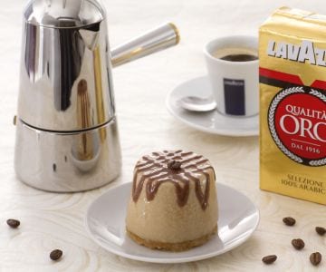 Coffee cream with almond biscuit