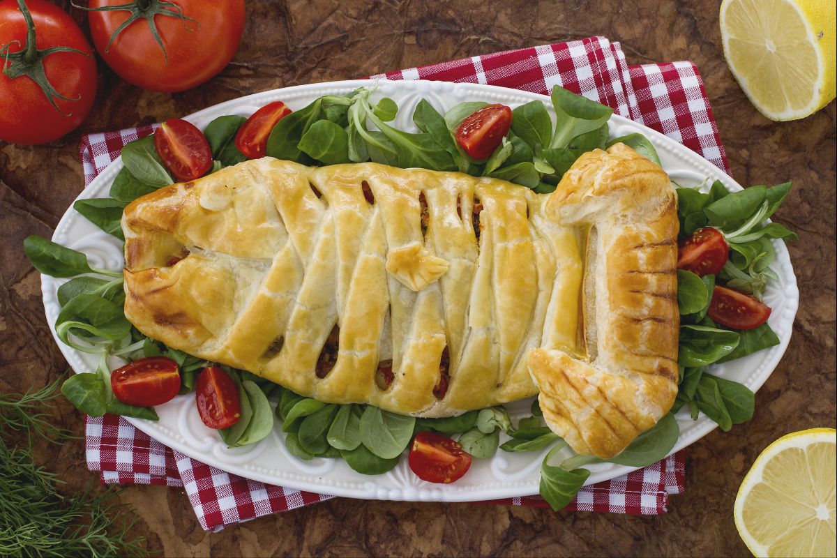 Sea bream fillets in a cage