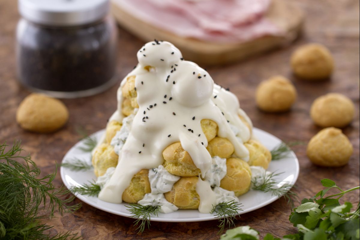 Savory profiteroles with Gruyère cream