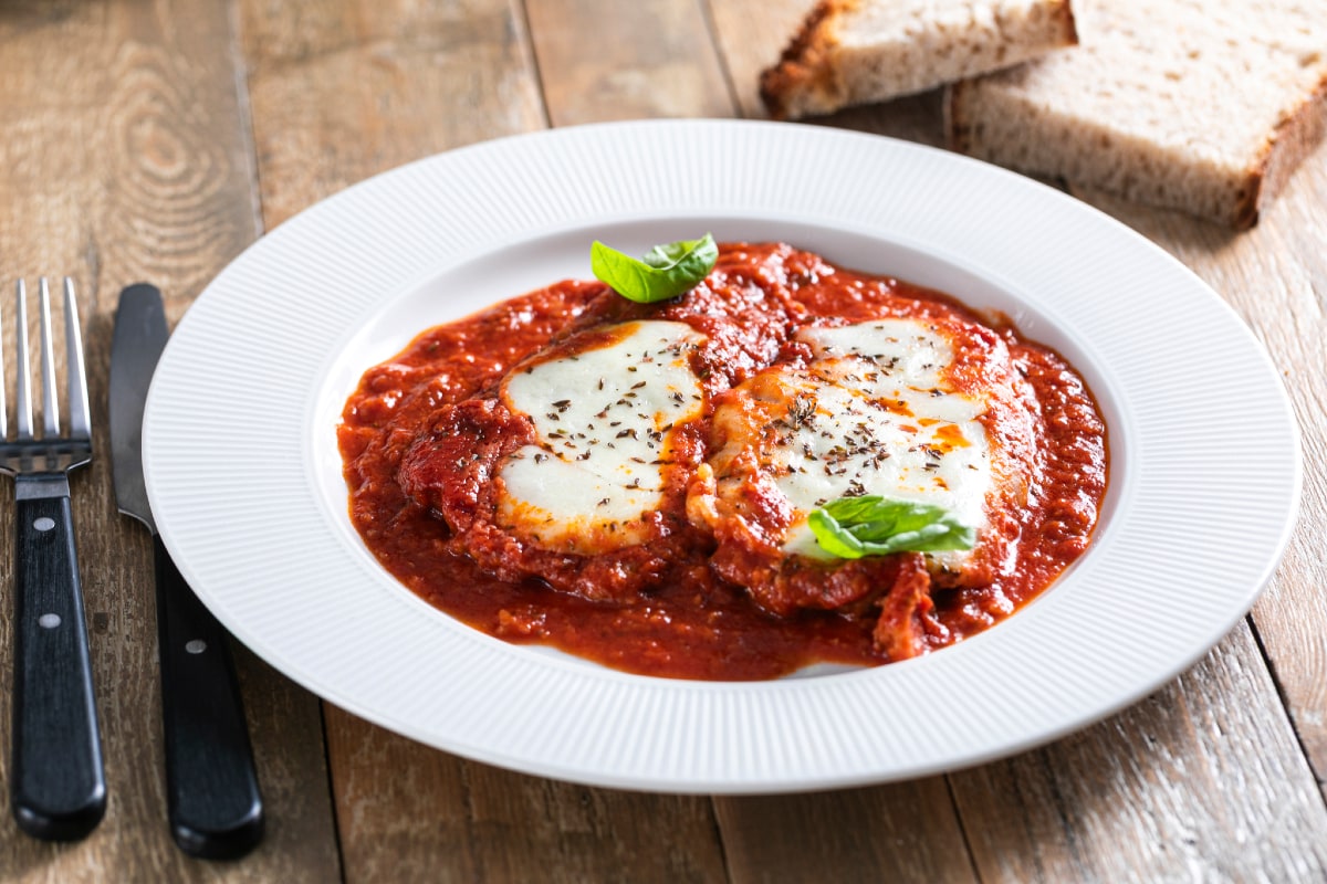 Veal escalopes pizzaiola style