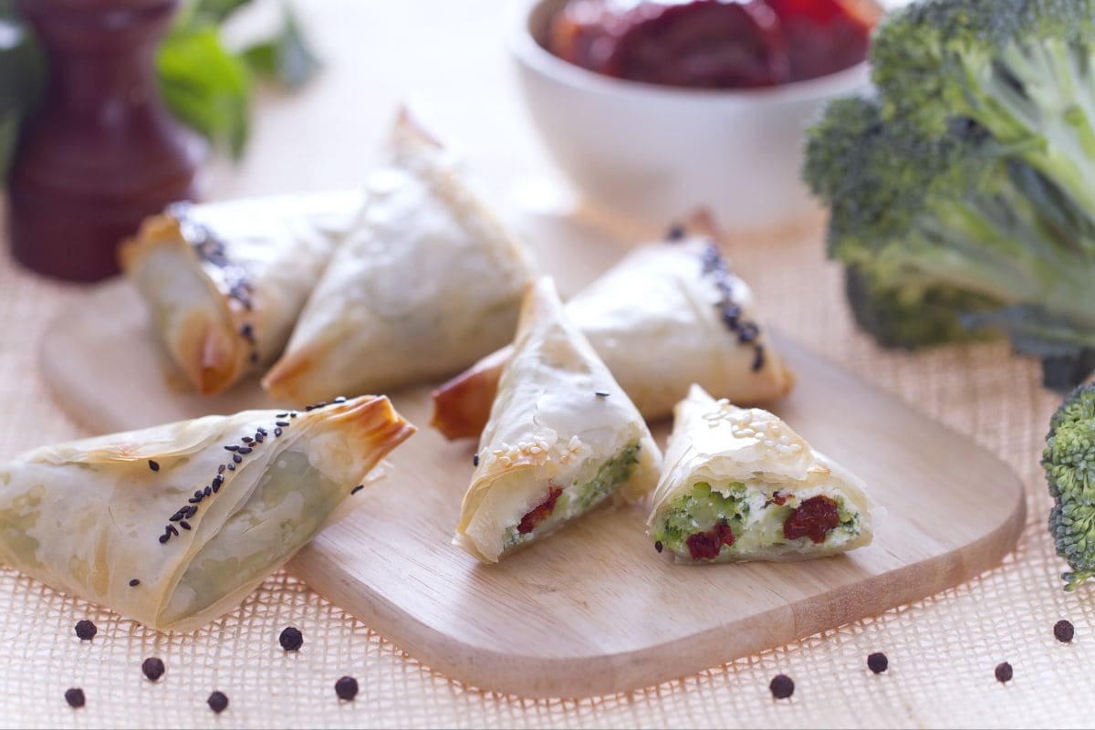 Phyllo dough triangles with broccoli and ricotta