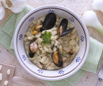 Cicatielli with mussels and beans