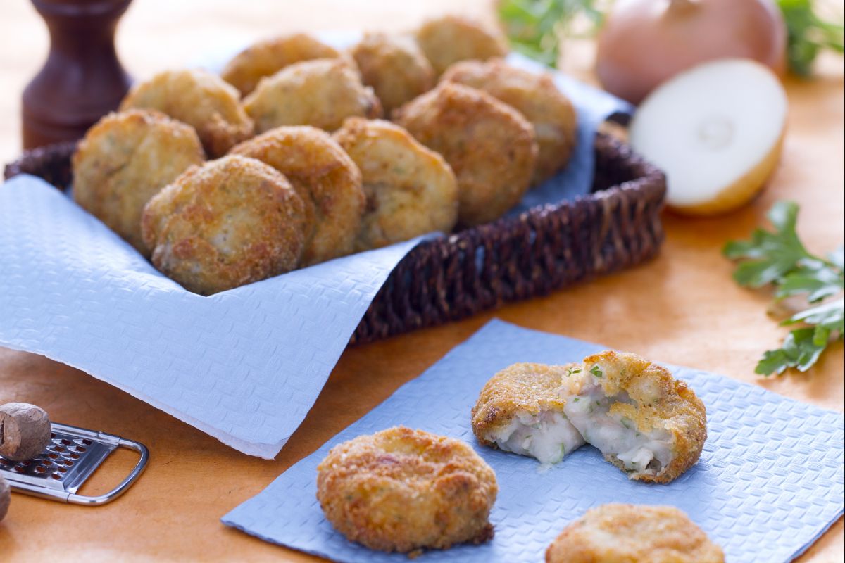 Boiled Meat Croquettes (Bitterballen)