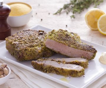 Pork chops with lemon and crunchy coating