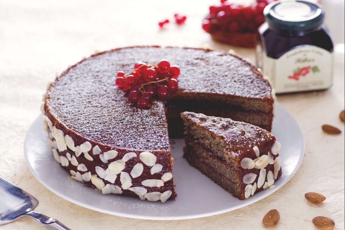 Buckwheat cake with currant jam