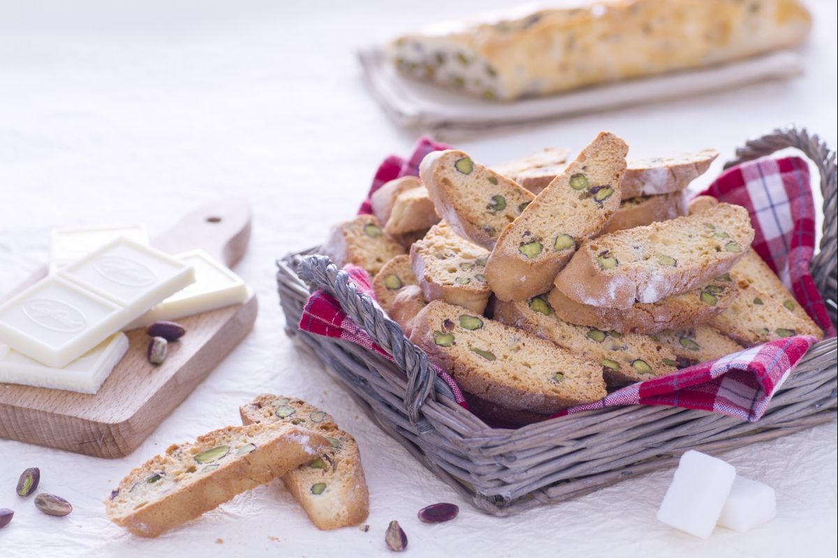 Pistachio and White Chocolate Cantucci