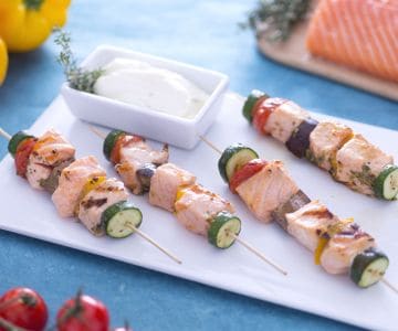 Salmon shish kebab with yogurt sauce