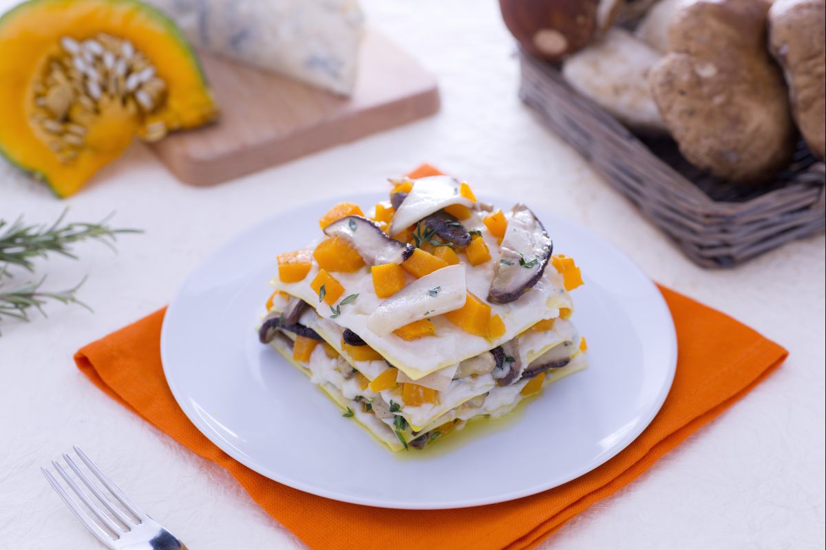 Lasagna with porcini mushrooms, pumpkin and gorgonzola