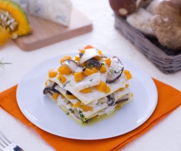 Lasagna with porcini mushrooms, pumpkin and gorgonzola