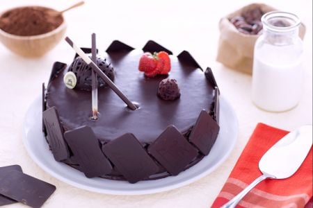 Glazed cake with chocolate diplomat cream