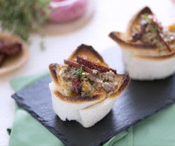 Bread baskets with filling