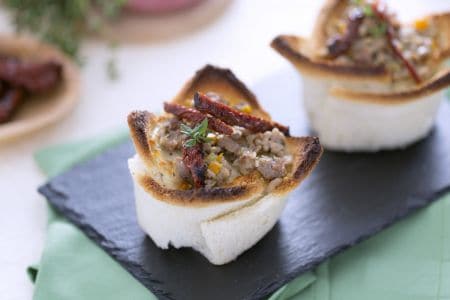 Bread baskets with filling