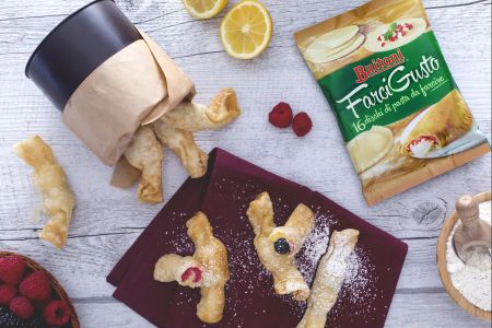 Fried candies with custard and berries