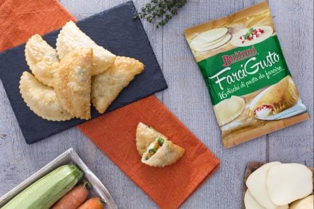 Panzerotti filled with vegetables and scamorza cheese