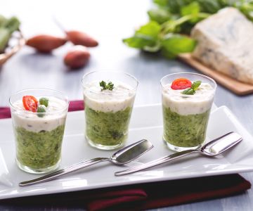 Zucchini caviar with gorgonzola cream