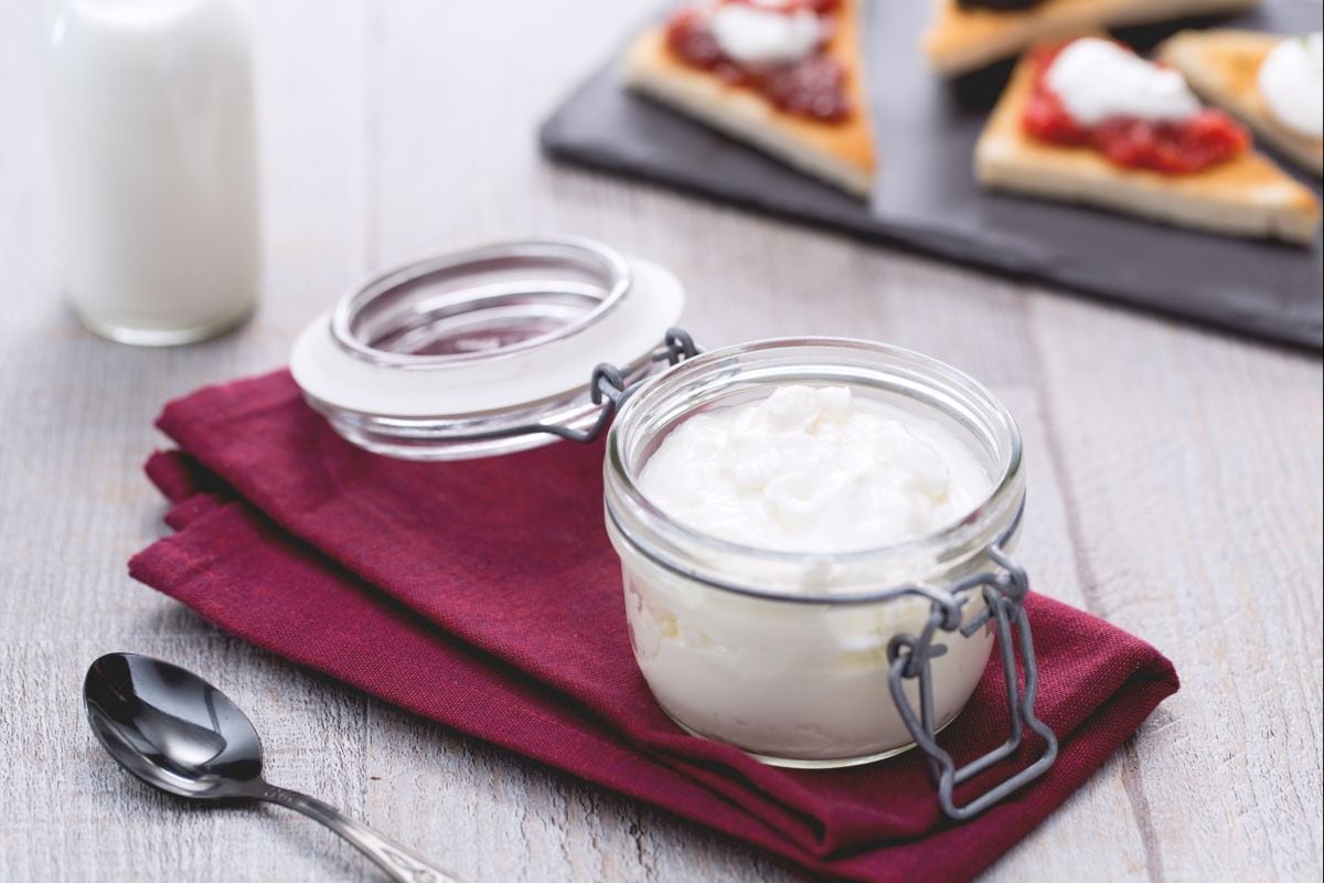 How to make sour cream