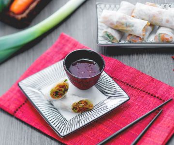 Vietnamese rolls with sweet and sour sauce