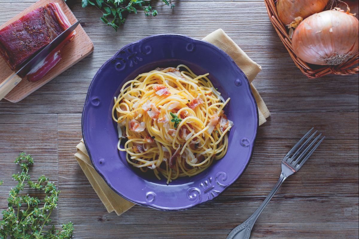 Vermicelli with Onion and Bacon Sauce