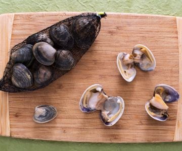 How to clean clams